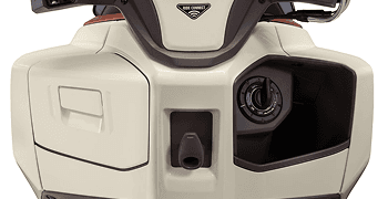 QUICK-ACCESS FRONT RIGHT POCKET